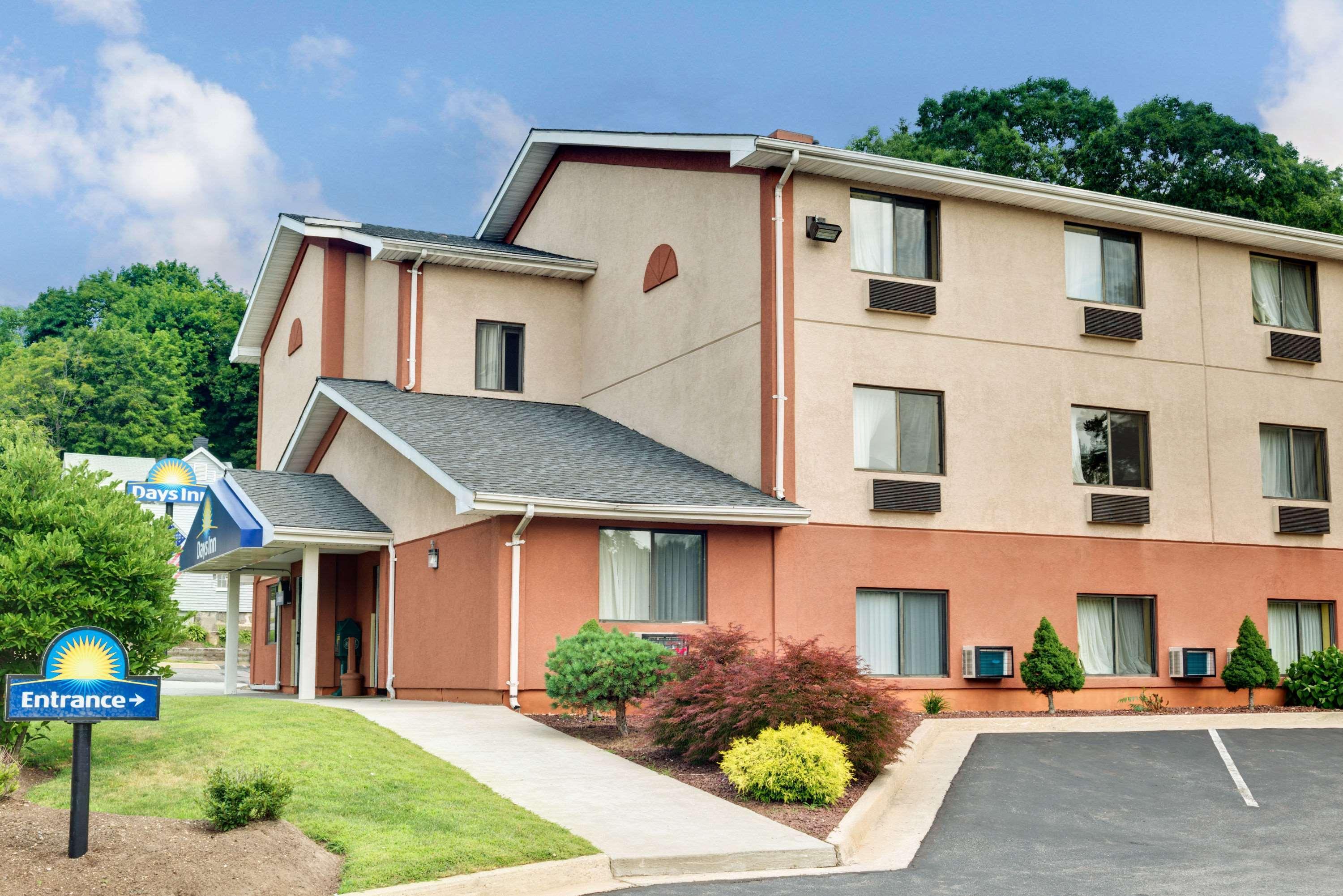 Days Inn By Wyndham Torrington Exteriér fotografie