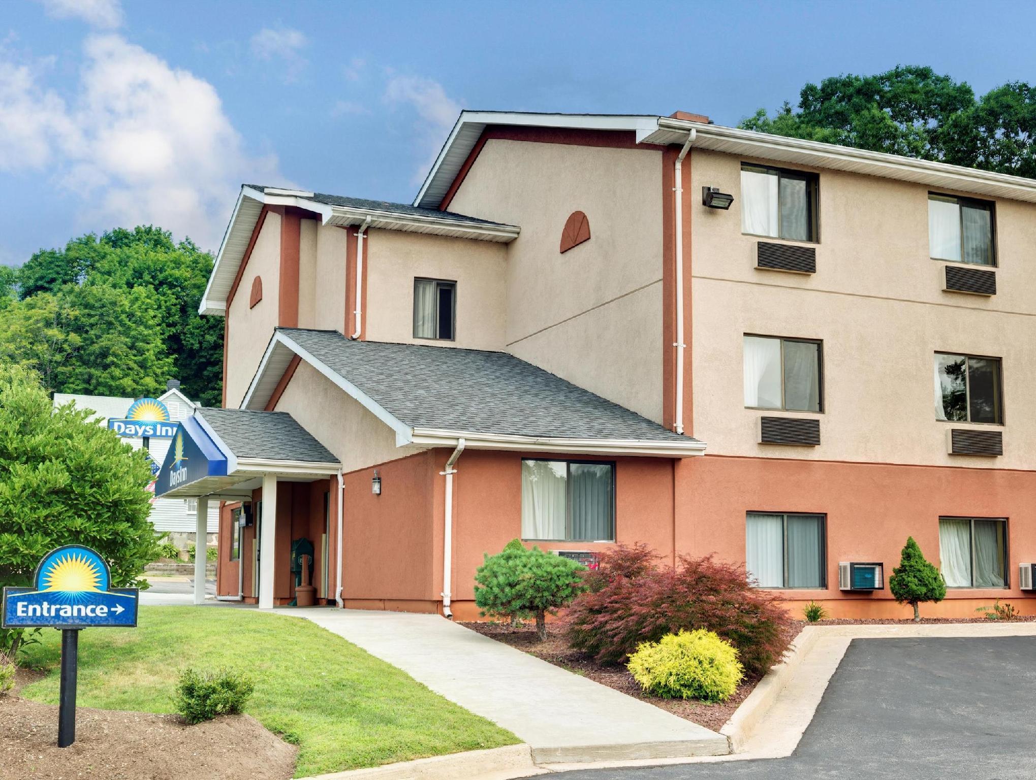 Days Inn By Wyndham Torrington Exteriér fotografie