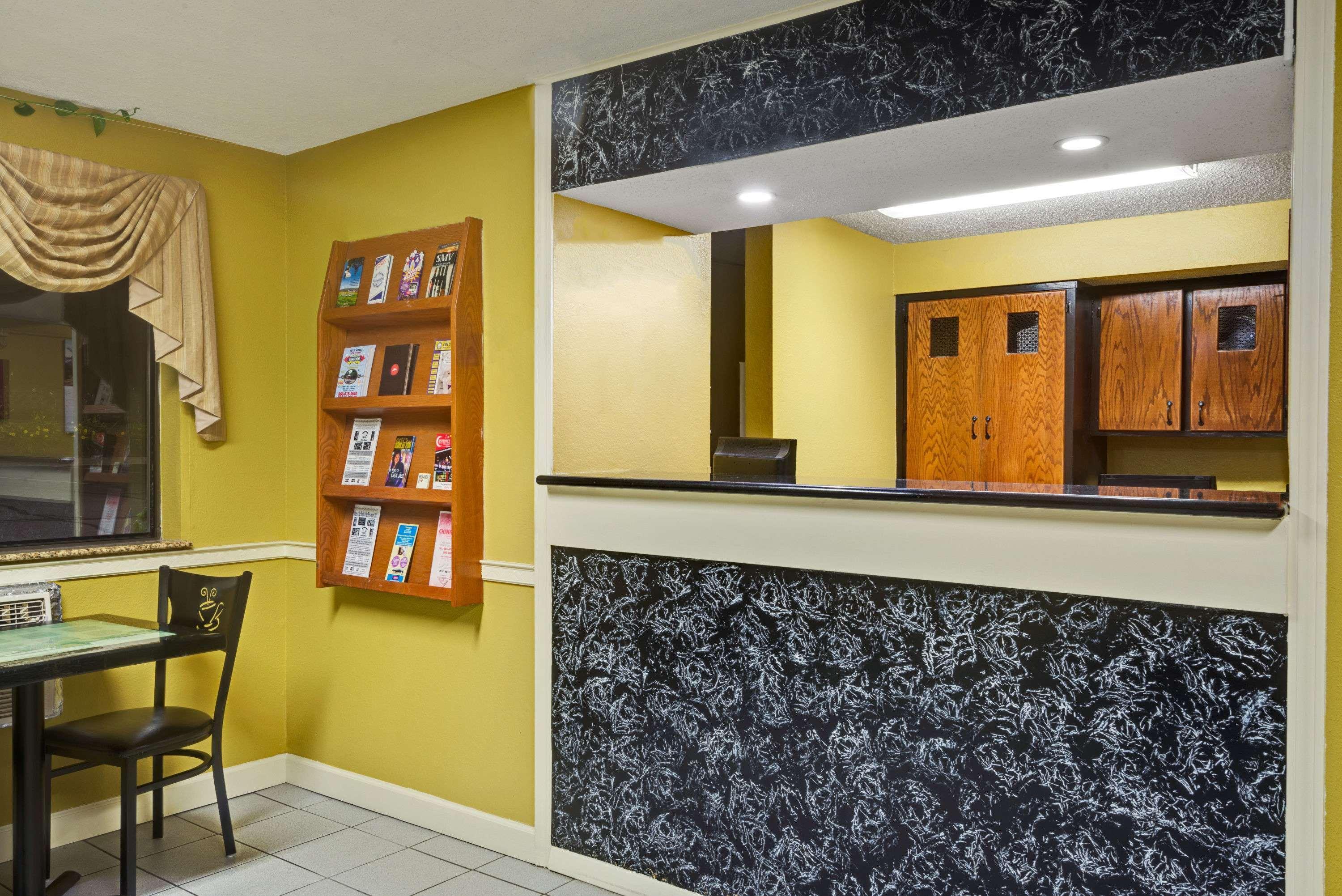 Days Inn By Wyndham Torrington Exteriér fotografie