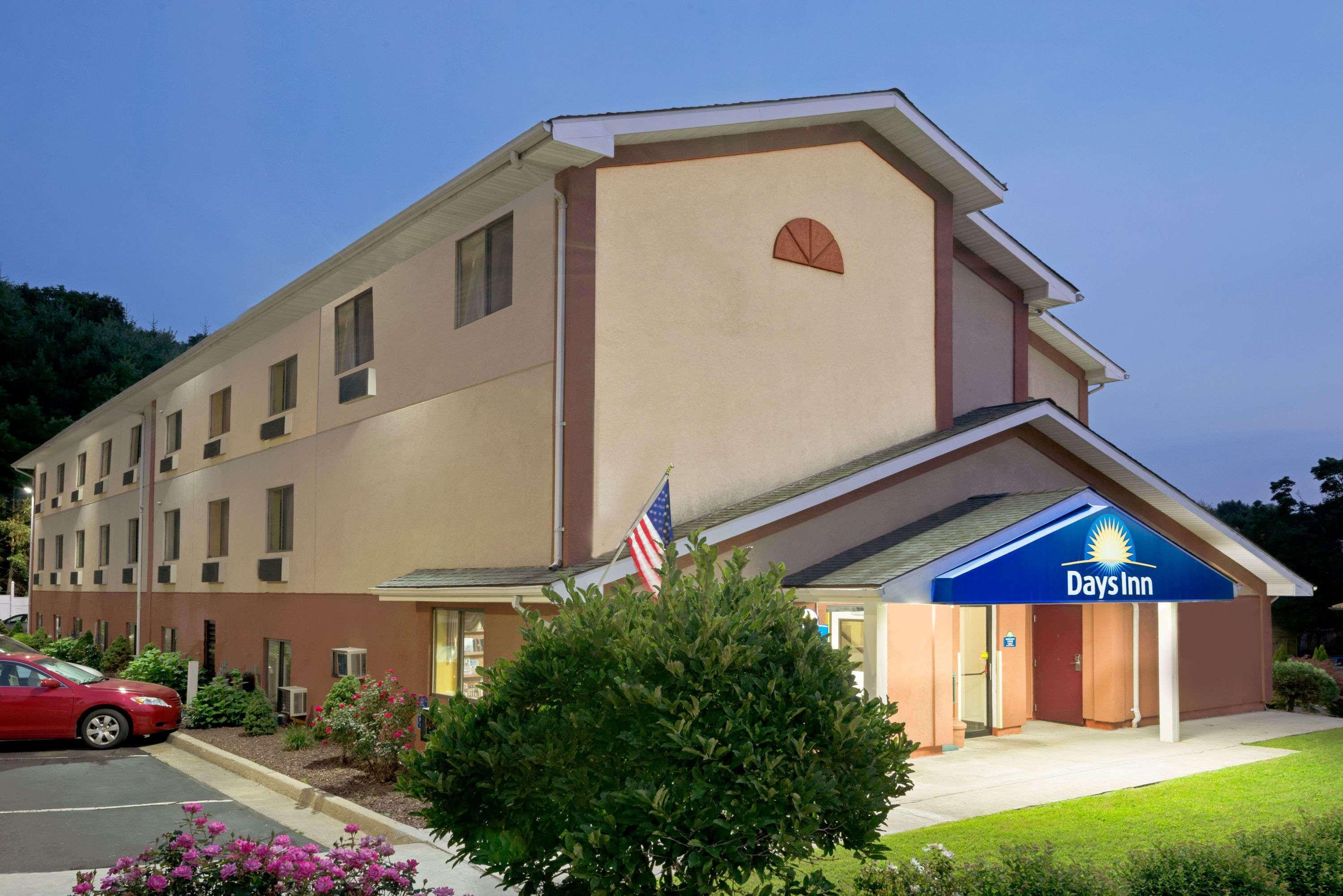 Days Inn By Wyndham Torrington Exteriér fotografie