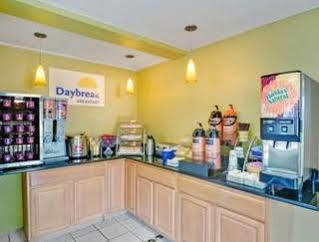 Days Inn By Wyndham Torrington Exteriér fotografie